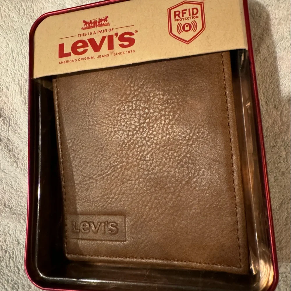 Levi’s panel wallet brown